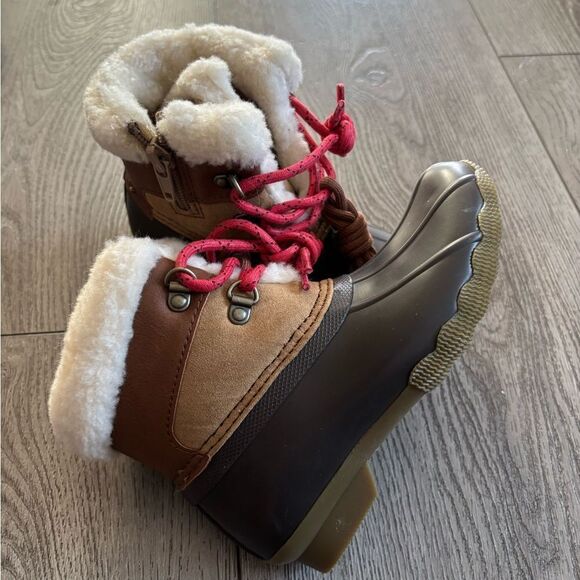 Sperry Brown Boots with Pink Laces - Picture 5 of 6